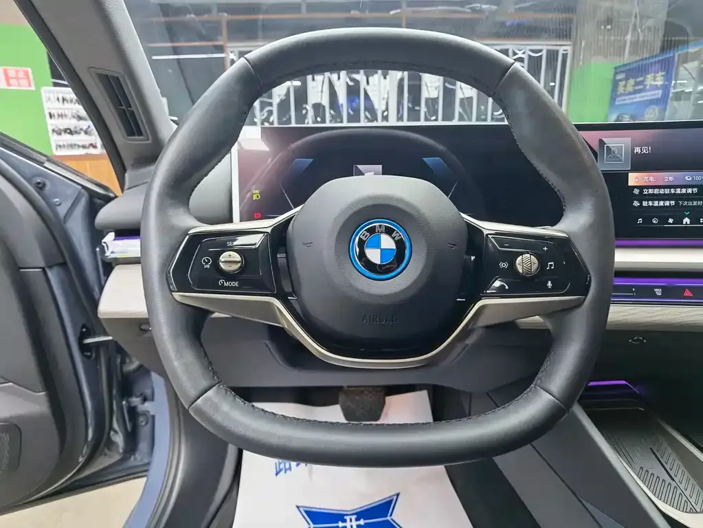 BMW i5 — фото 2