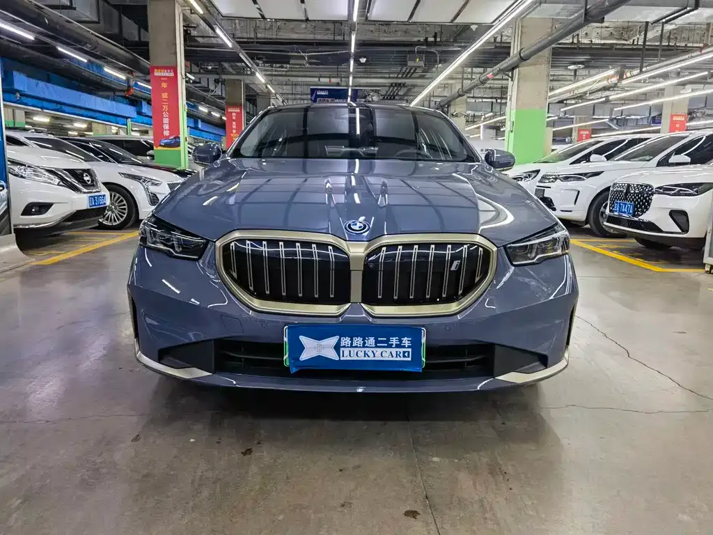 BMW i5 — фото 9