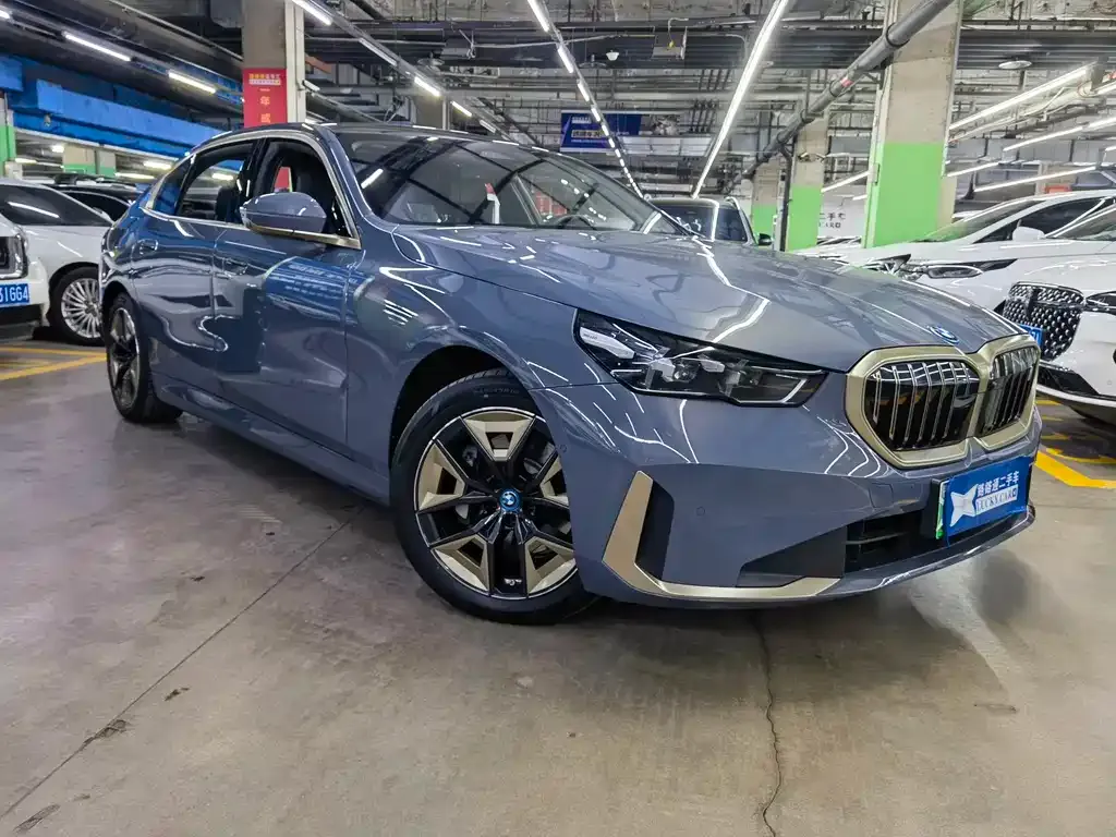 BMW i5 — фото 6