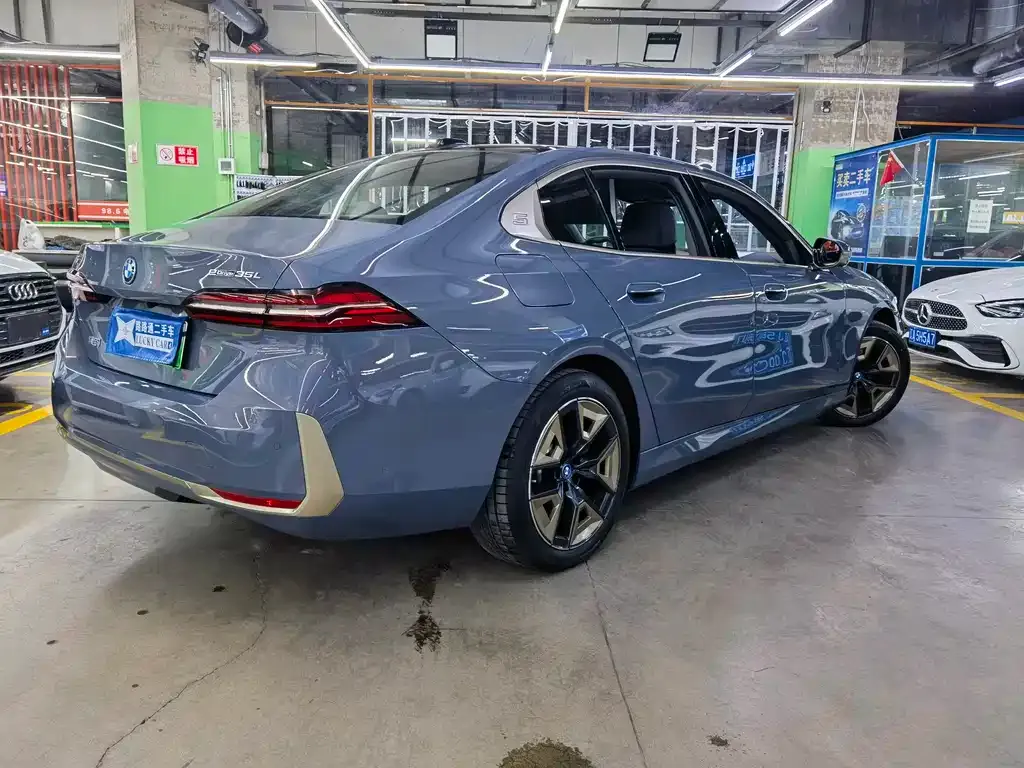 BMW i5 — фото 4