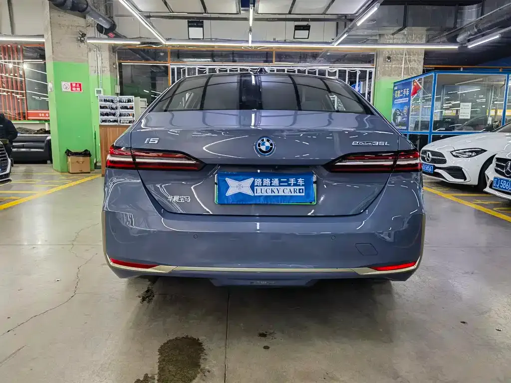 BMW i5 — фото 5