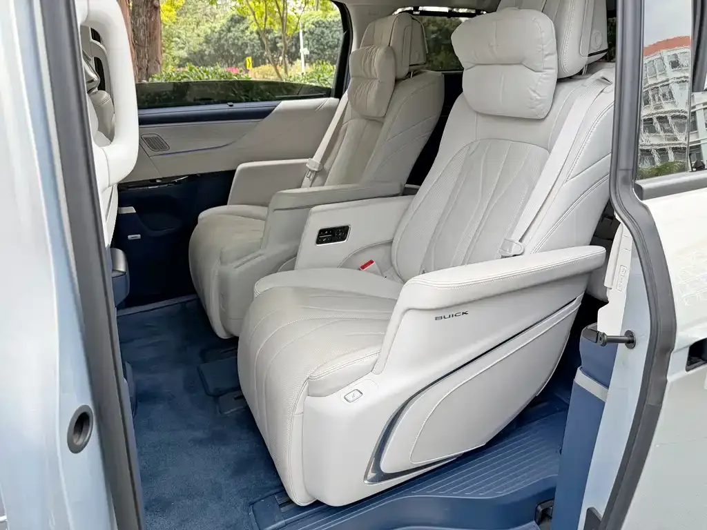 Buick GL8 Hybrid — фото 7