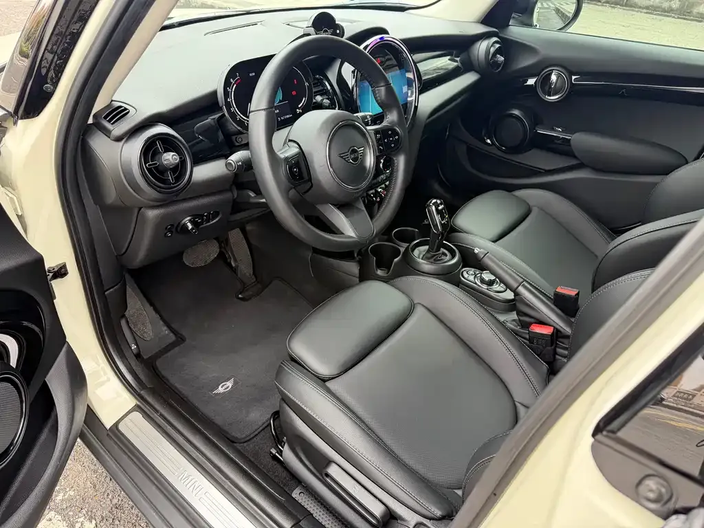 MINI Cooper (3-door) 2021 из CN, фото 2