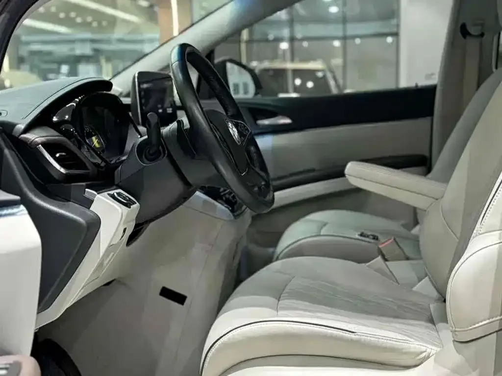 Buick GL8 2022 из CN, фото 2