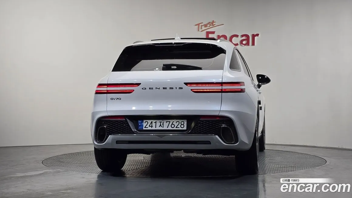 Genesis GV70 — фото 8