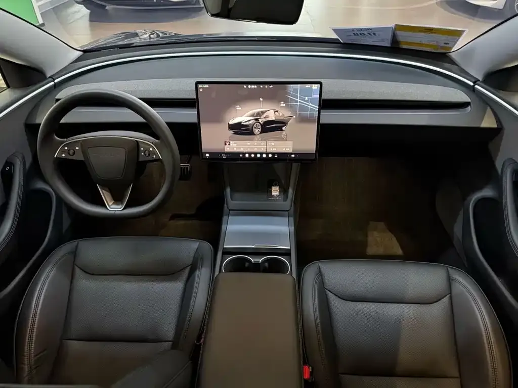 Tesla Model 3 — фото 3
