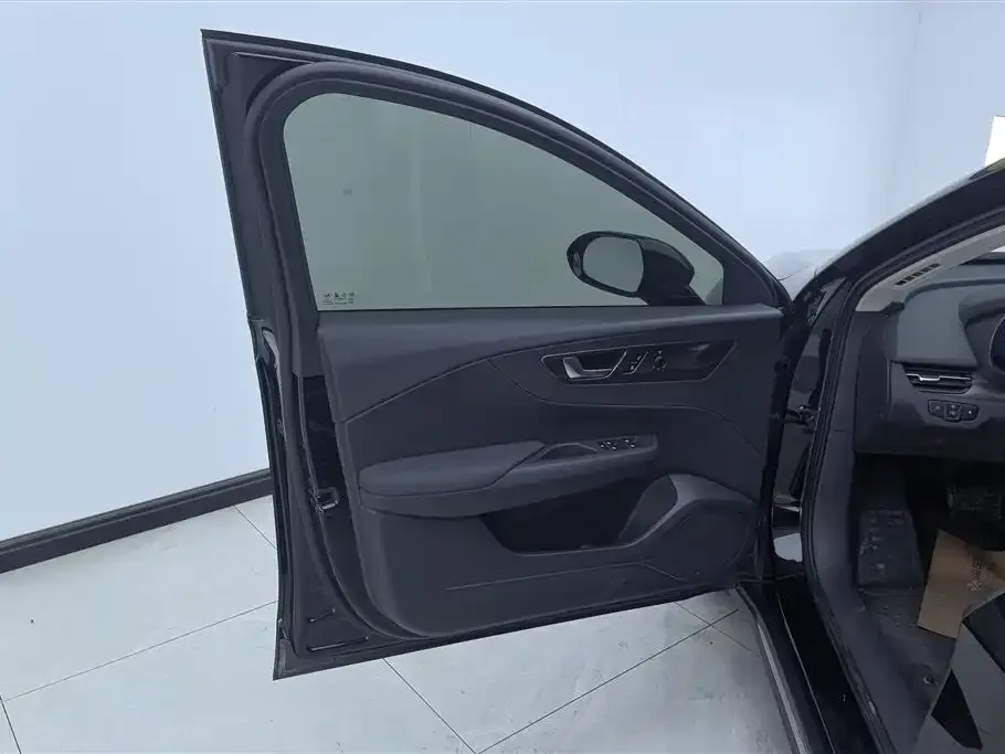 Hongqi E-QM5 2023 из CN, фото 5