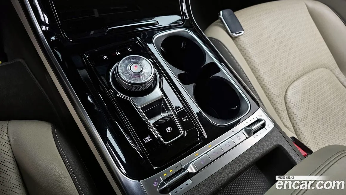 Kia Carnival — фото 10