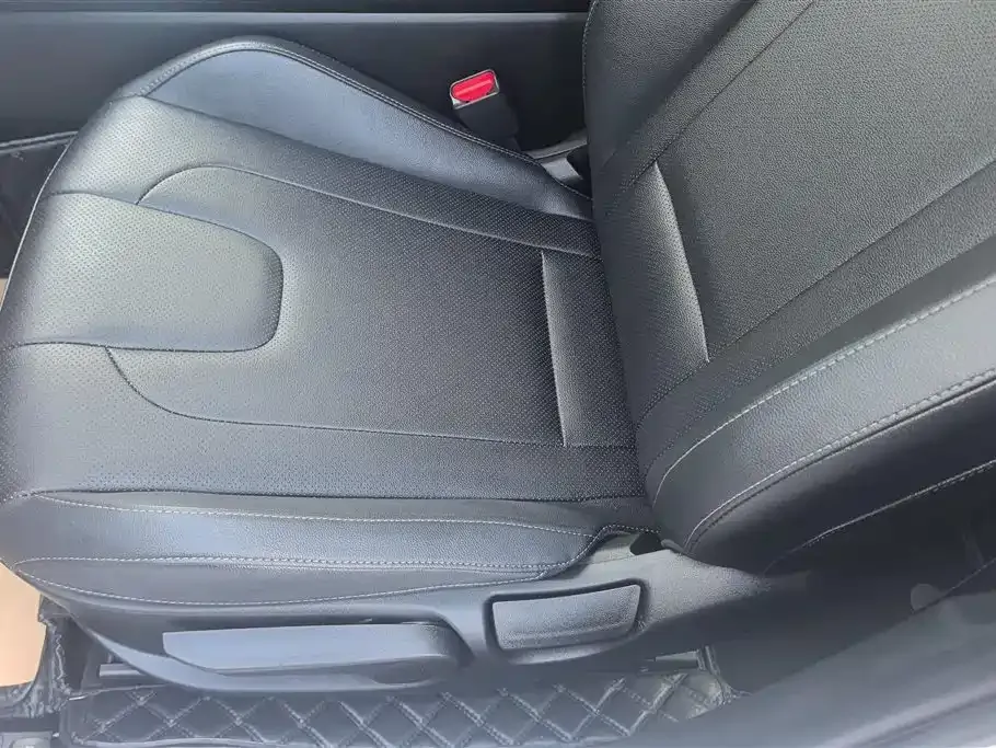 Hyundai Elantra 2025 из CN, фото 4