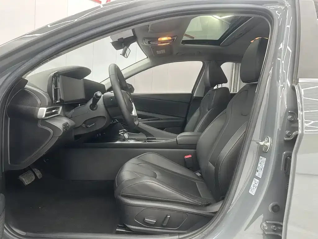 Hyundai Elantra 2022 из CN, фото 5