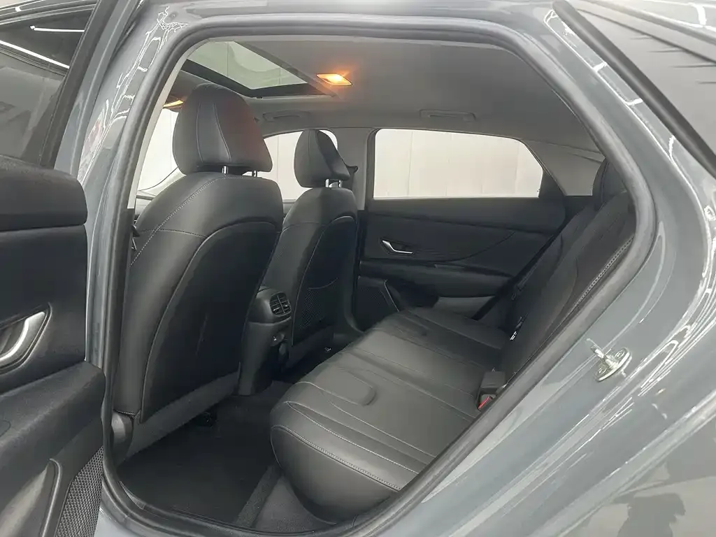 Hyundai Elantra 2022 из CN, фото 3