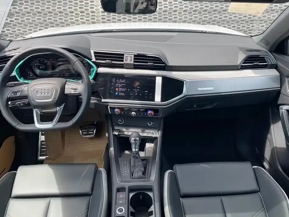 Audi Q3 2023 из CN, фото 6