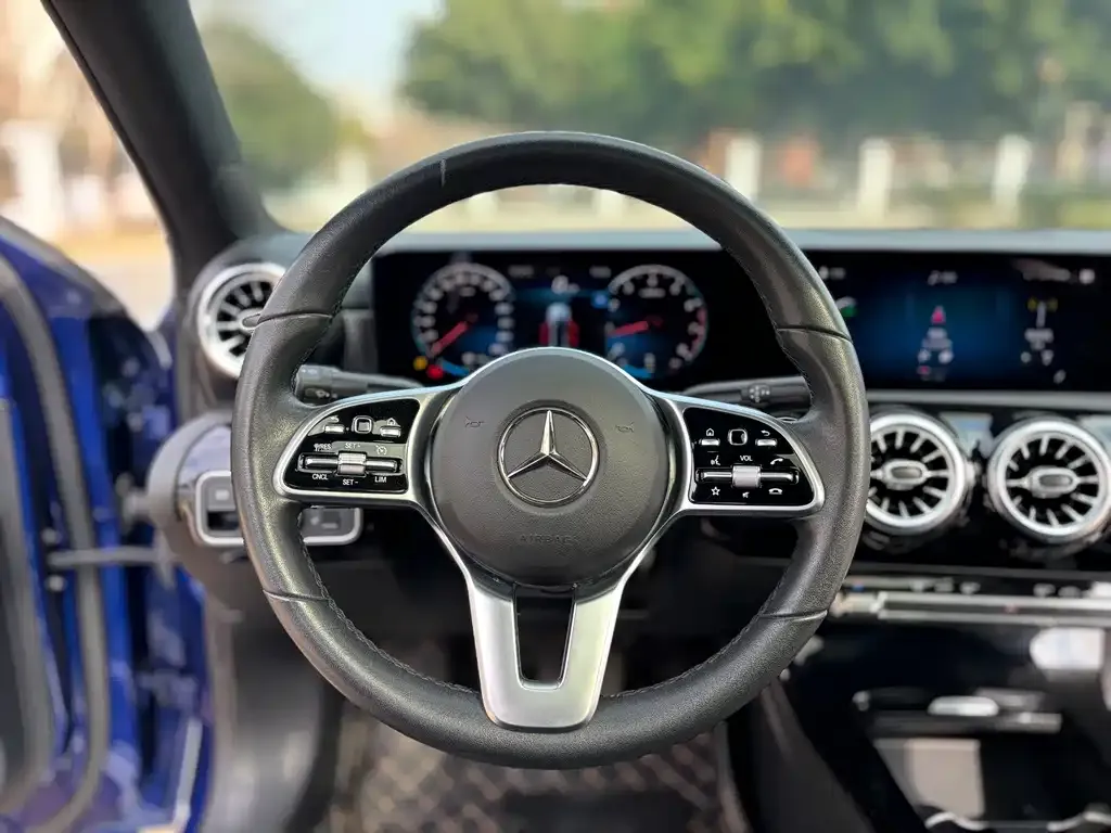 Mercedes-Benz A-Class 2023 из CN, фото 6