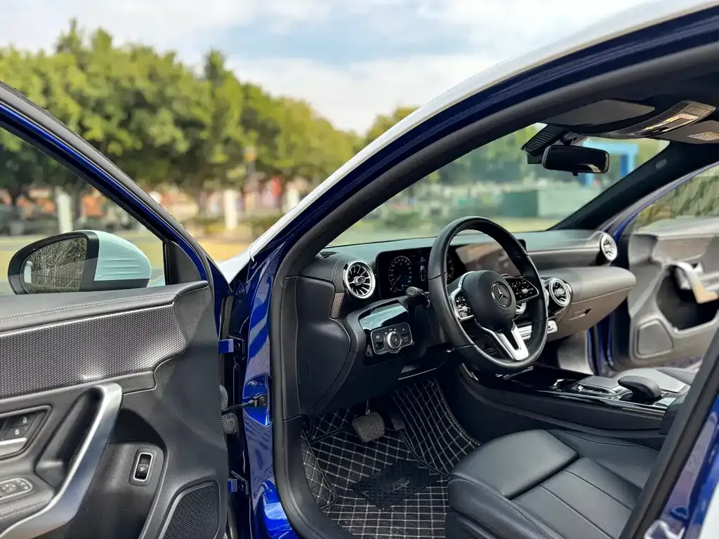 Mercedes-Benz A-Class 2023 из CN, фото 4