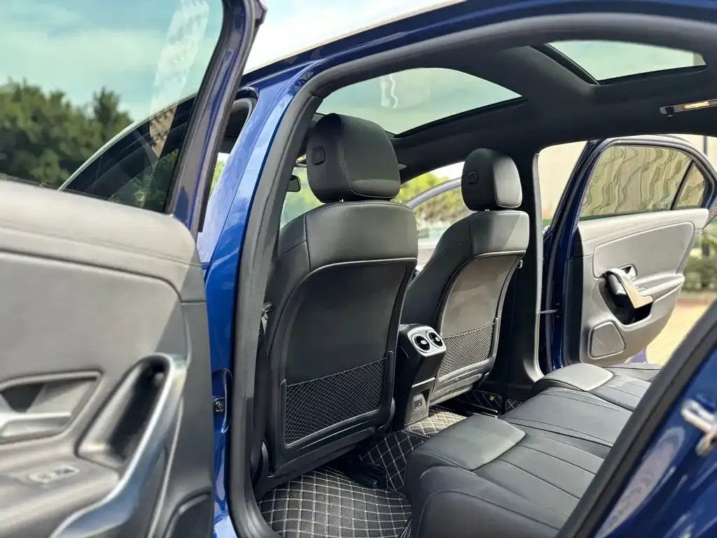 Mercedes-Benz A-Class 2023 из CN, фото 9
