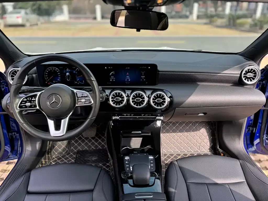 Mercedes-Benz A-Class 2023 из CN, фото 7