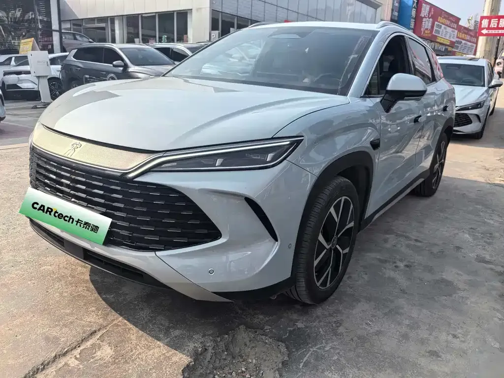 BYD L DM-i — фото 1