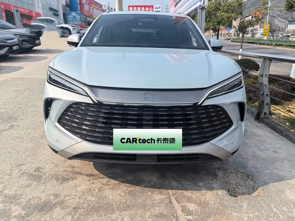 BYD L DM-i — фото 4
