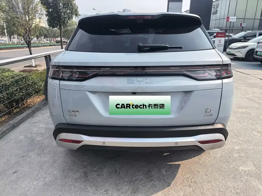 BYD L DM-i — фото 8