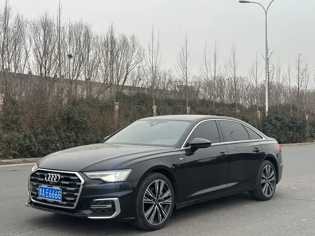 Audi A6L — фото 1