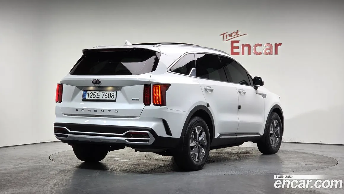 Kia Sorento — фото 9