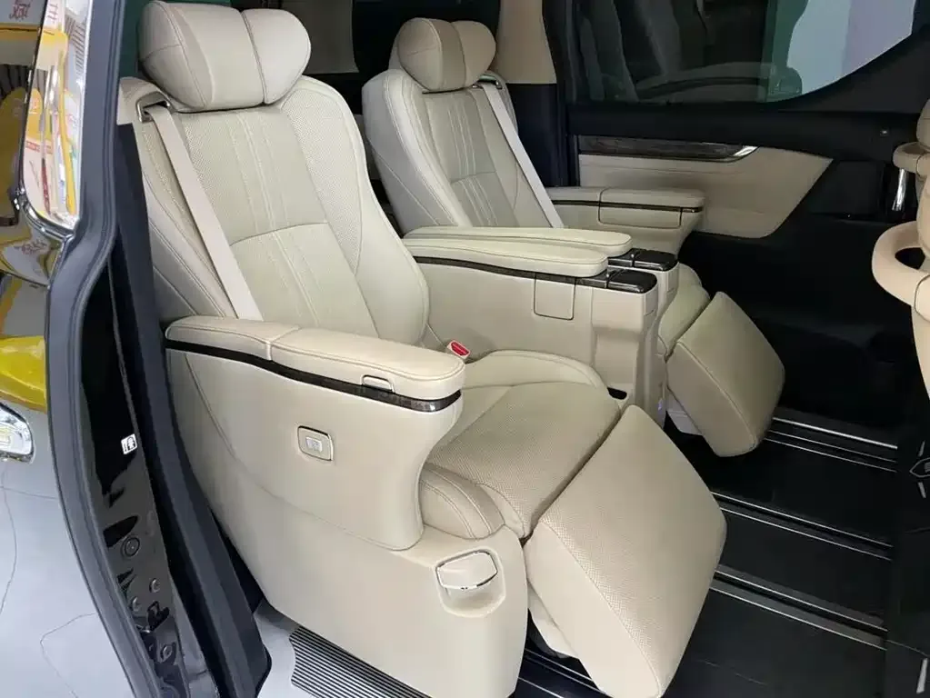 Toyota Vellfire 2023 из CN, фото 7