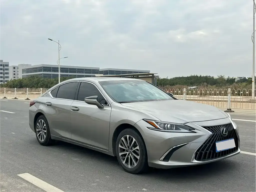 Lexus ES — фото 2