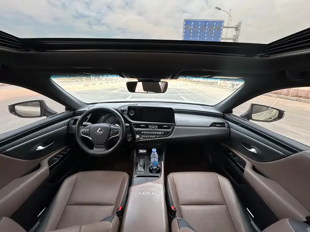 Lexus ES — фото 8
