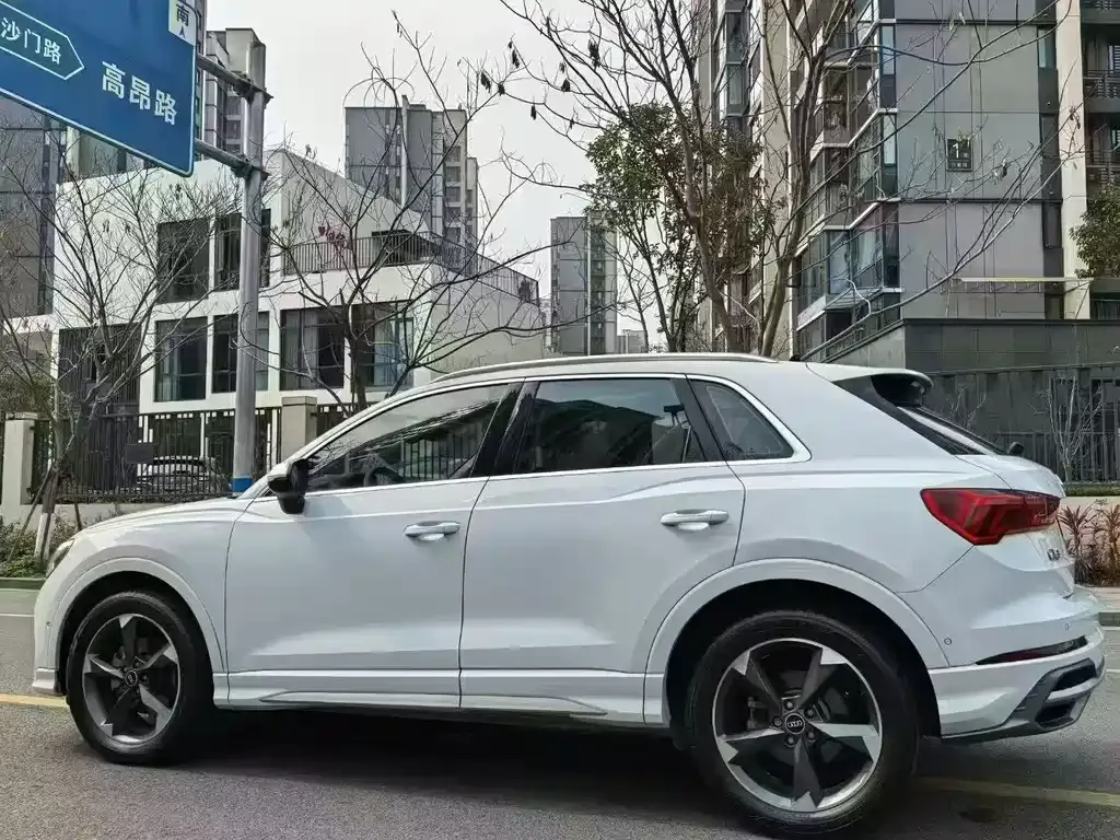 Audi Q3 — фото 7
