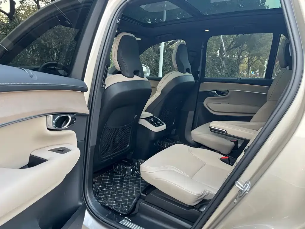 Volvo XC90 2026 из CN, фото 2