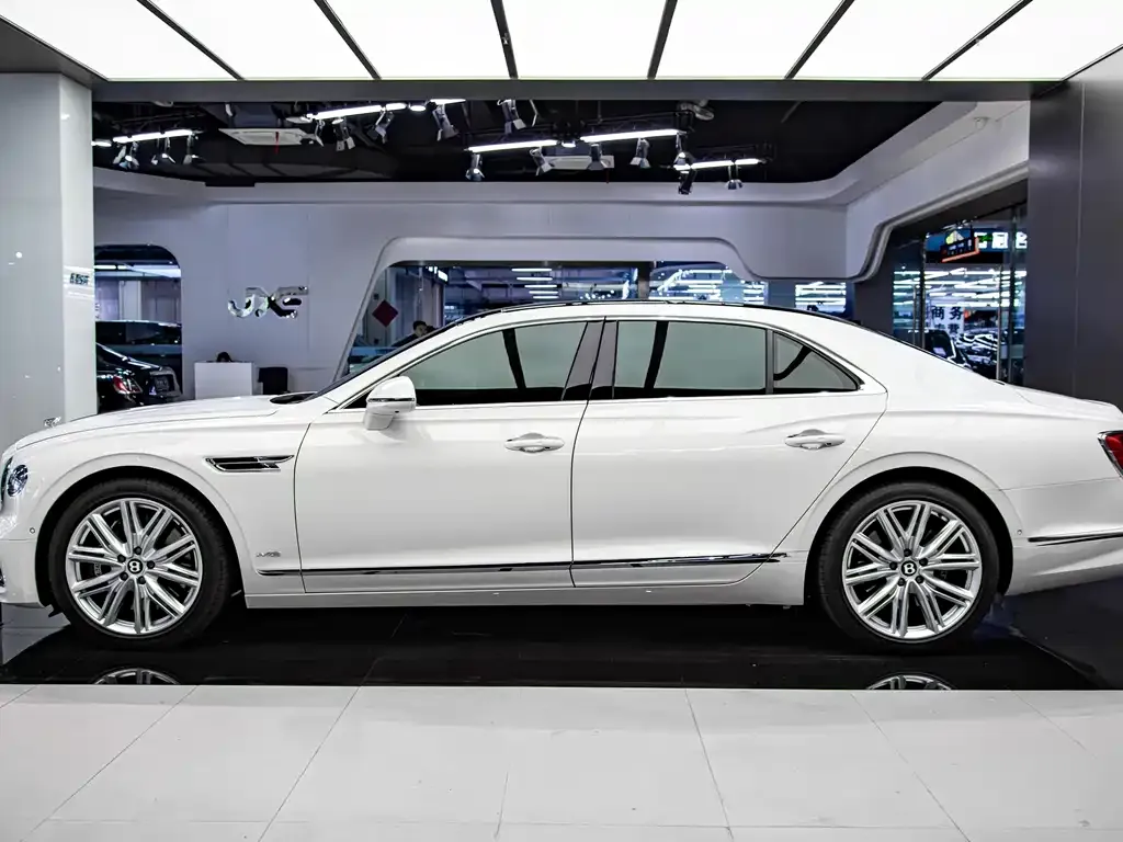 Bentley Flying Spur — фото 3