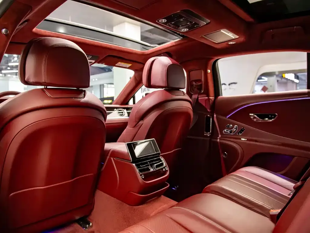 Bentley Flying Spur — фото 2
