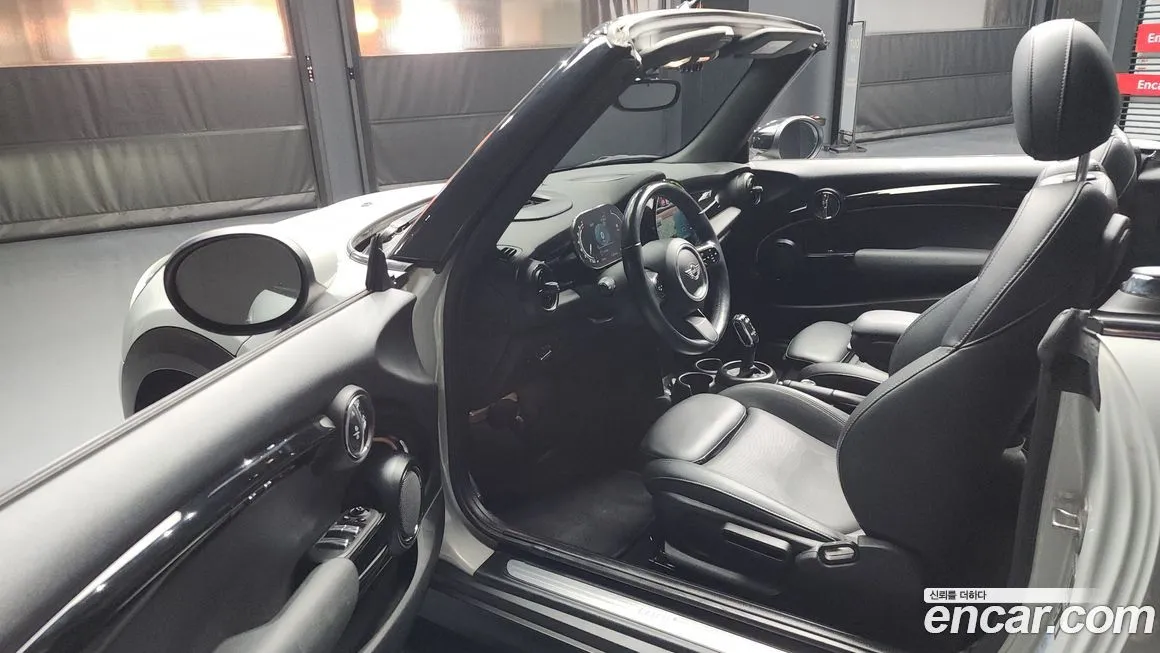 Mini Cooper Convertible 2022 из KR, фото 6