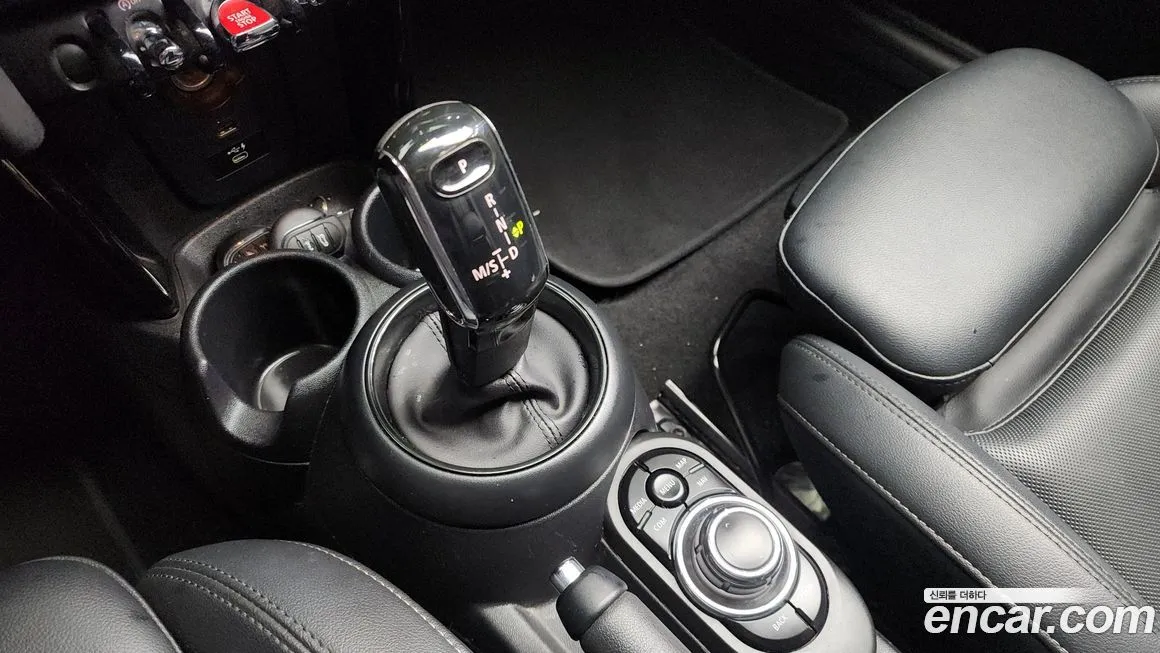 Mini Cooper Convertible 2022 из KR, фото 5