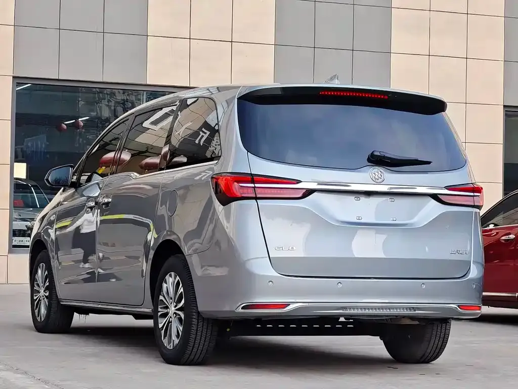 Buick GL8 2024 из CN, фото 3