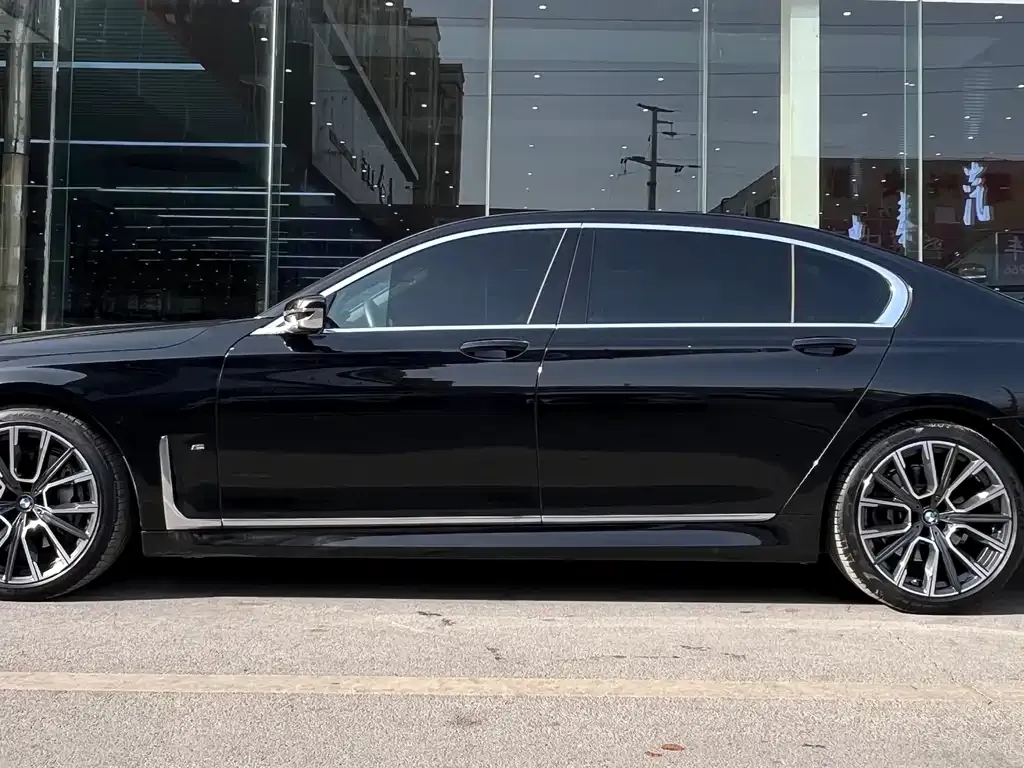 BMW 7 Series 2022 из CN, фото 6