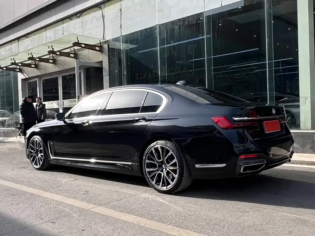 BMW 7 Series 2022 из CN, фото 4