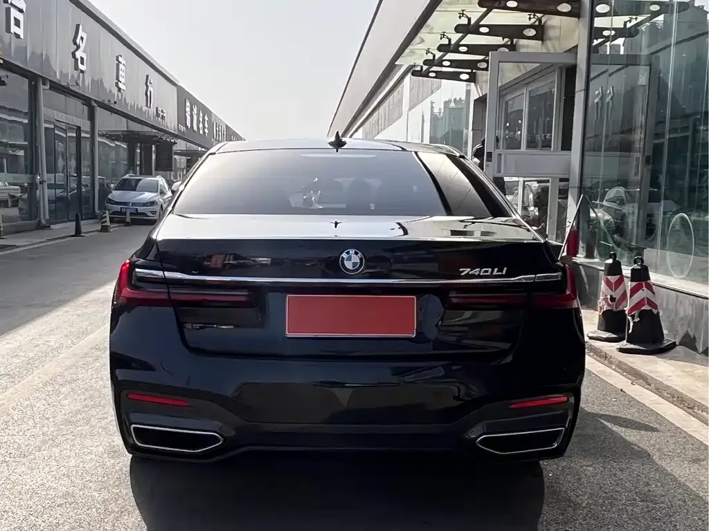 BMW 7 Series 2022 из CN, фото 9