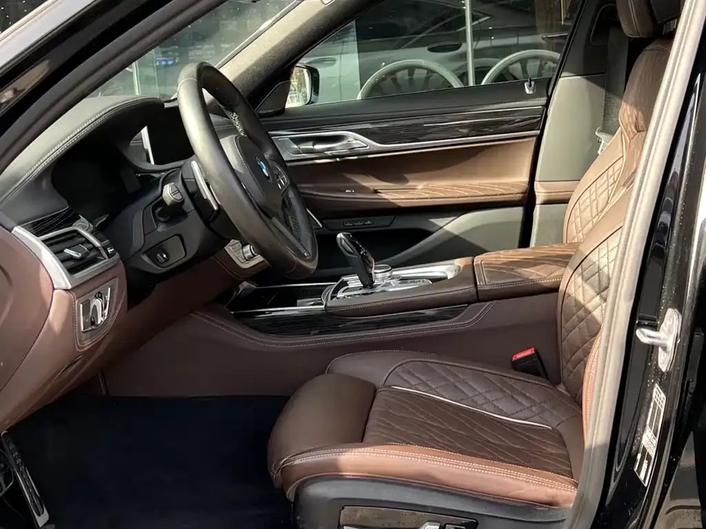 BMW 7 Series 2022 из CN, фото 3