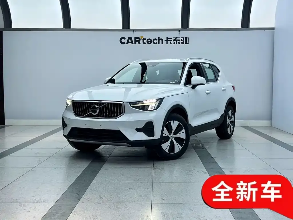 Volvo XC40 — фото 5