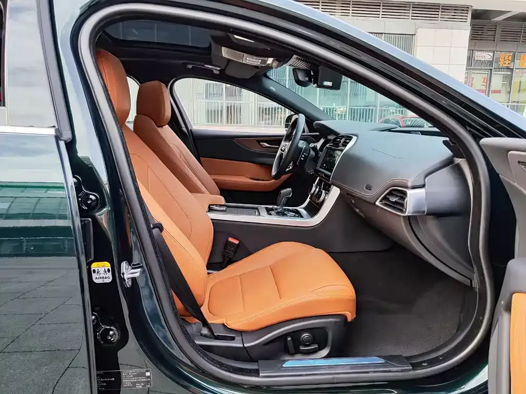 Jaguar XEL 2023 из CN, фото 2