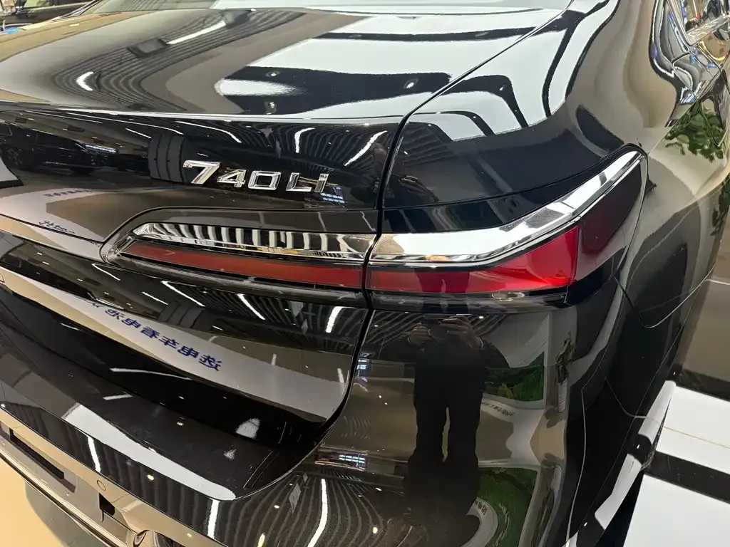 BMW 7 Series 2023 из CN, фото 9