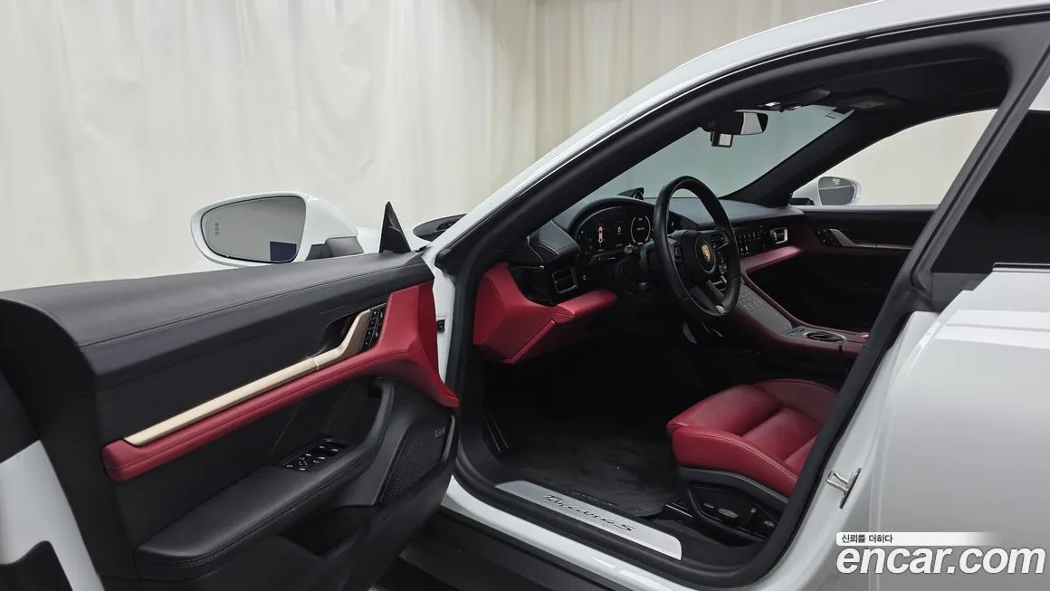 Porsche Taycan 2022 из KR, фото 2