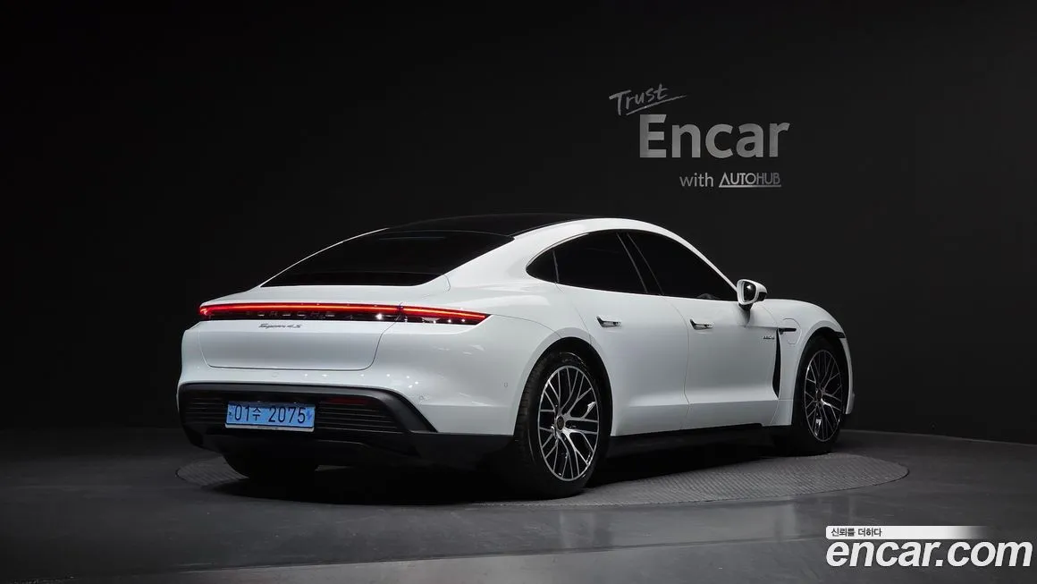 Porsche Taycan 2022 из KR, фото 4