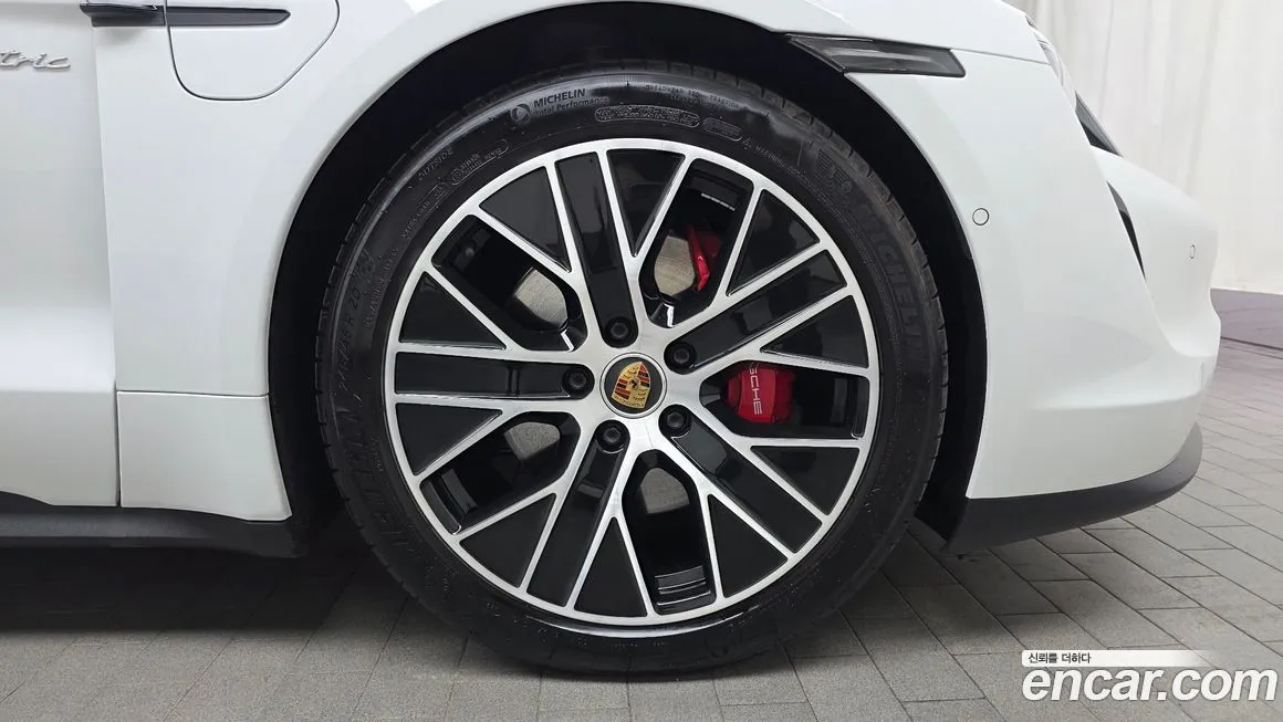 Porsche Taycan 2022 из KR, фото 8
