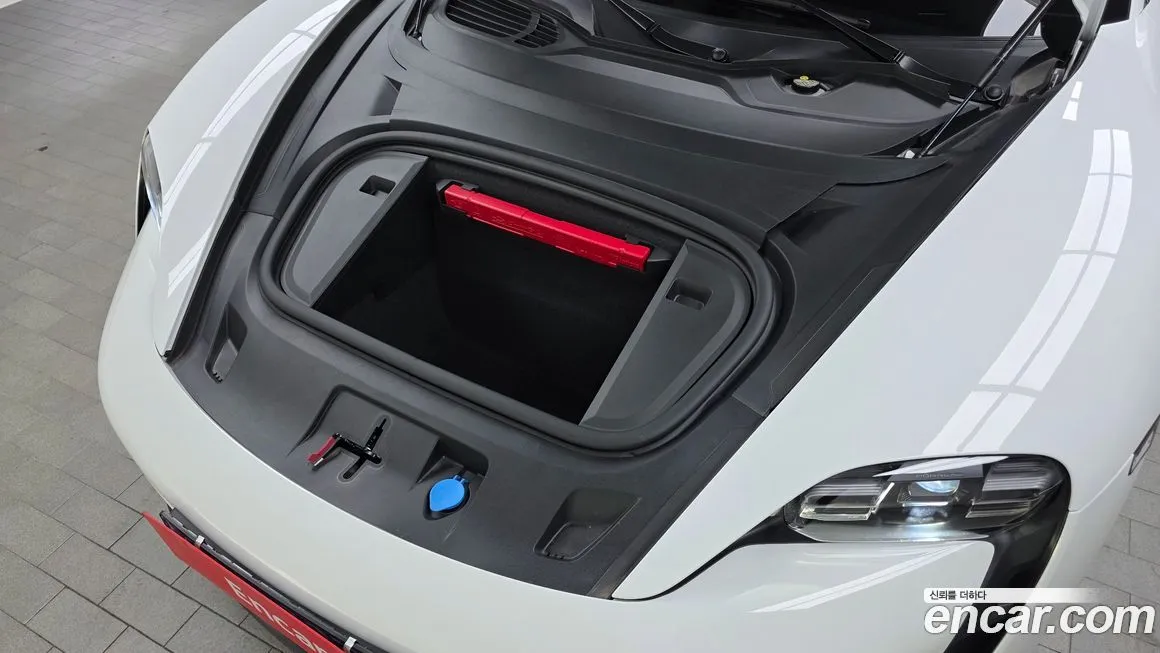 Porsche Taycan 2022 из KR, фото 10