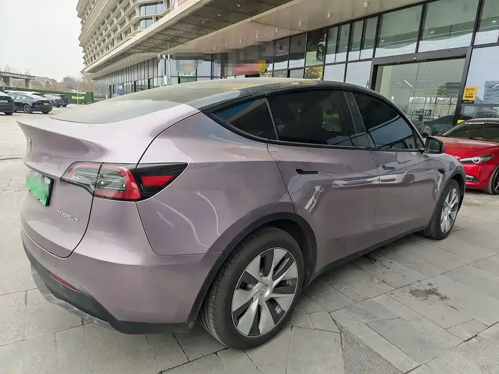 Tesla Model Y — фото 5