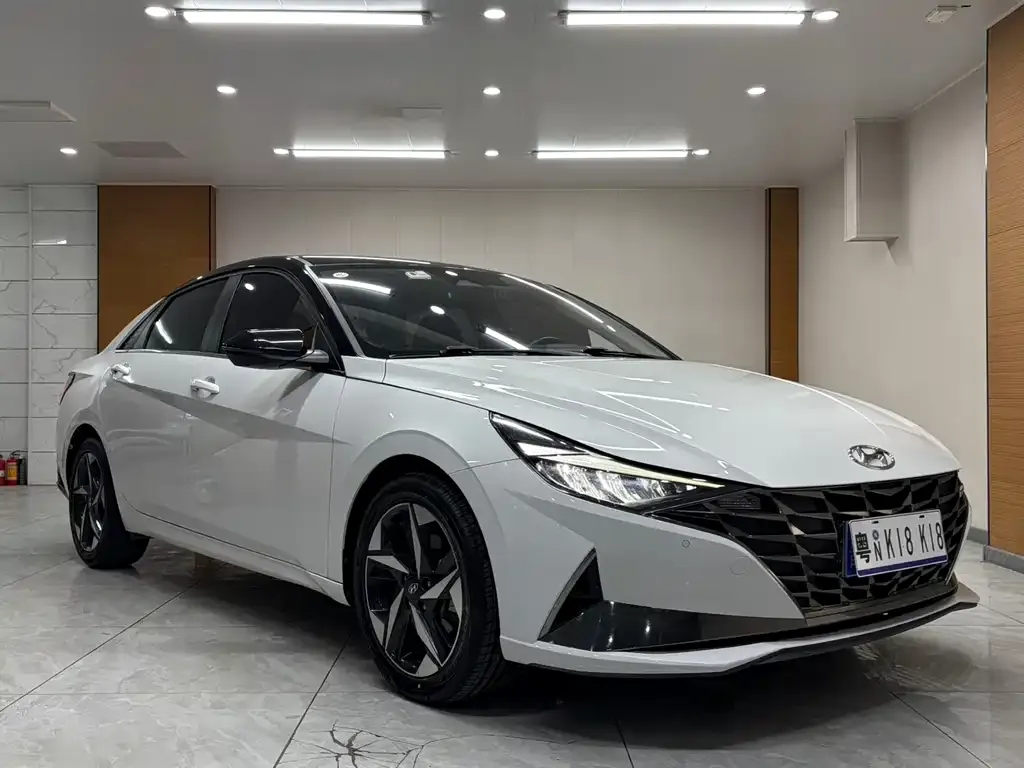 Hyundai Elantra — фото 2