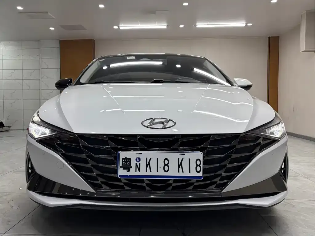 Hyundai Elantra — фото 6