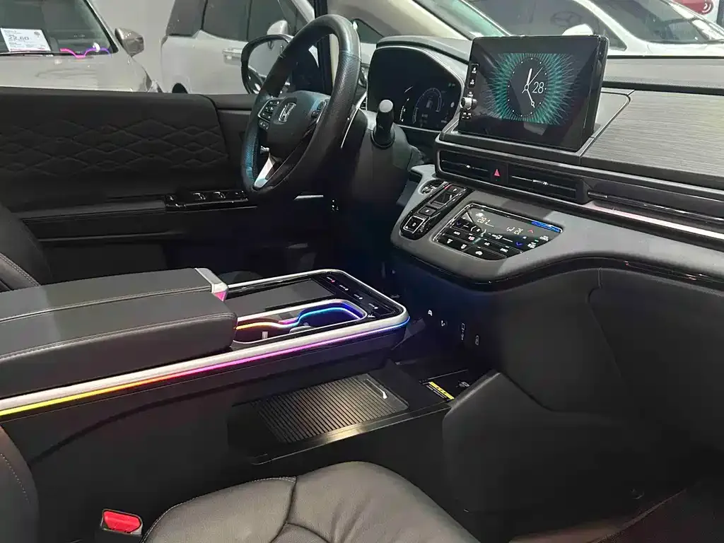 Honda Elysion 2024 из CN, фото 9